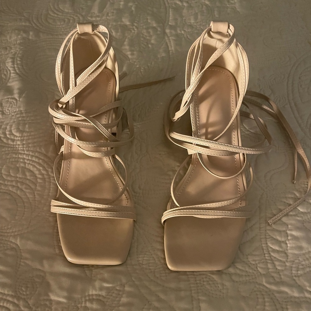 Size 8 Lace Up Nude Chunky Heel